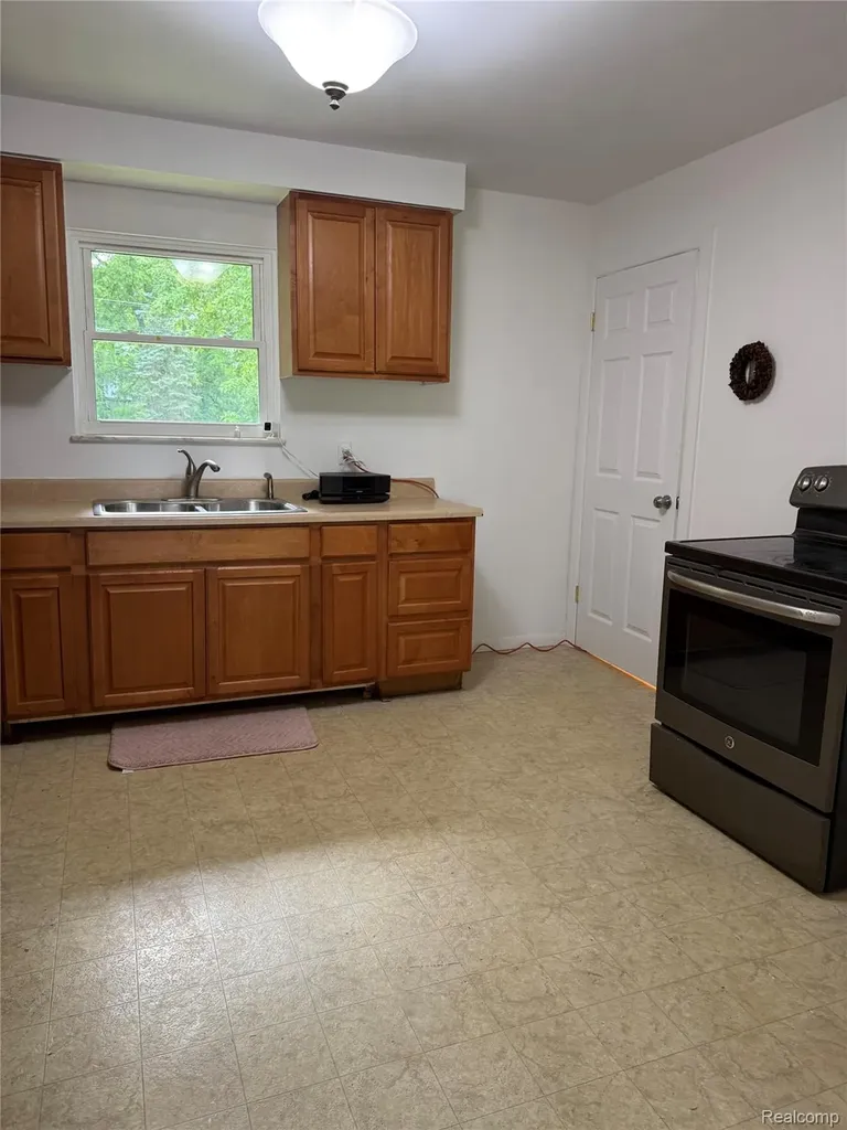 5395 Oak Grove Road Howell Township MI 48855