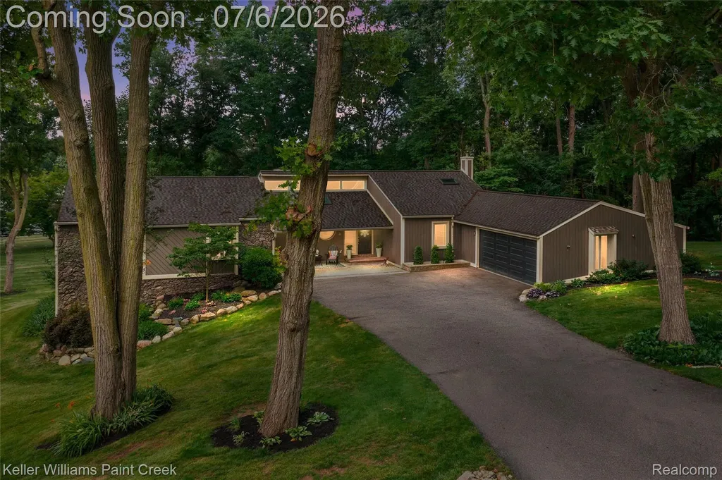 7148 Deerhill Drive Independence Charter Township MI 48346
