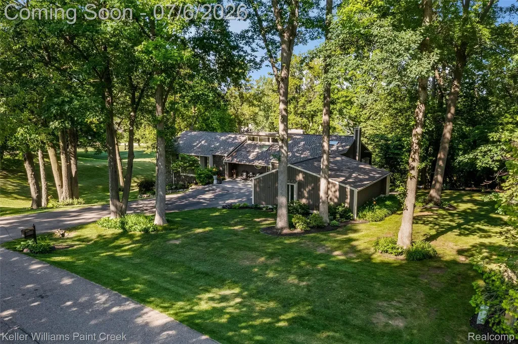 7148 Deerhill Drive Independence Charter Township MI 48346