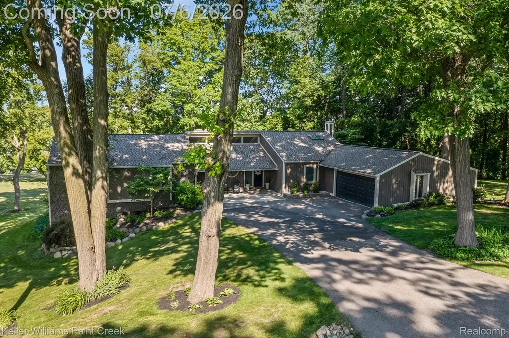 7148 Deerhill Drive Independence Charter Township MI 48346