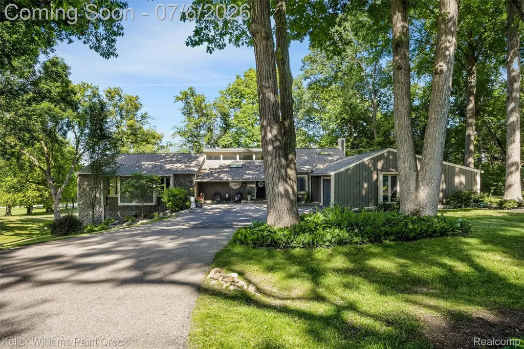 7148 Deerhill Drive Independence Charter Township MI 48346