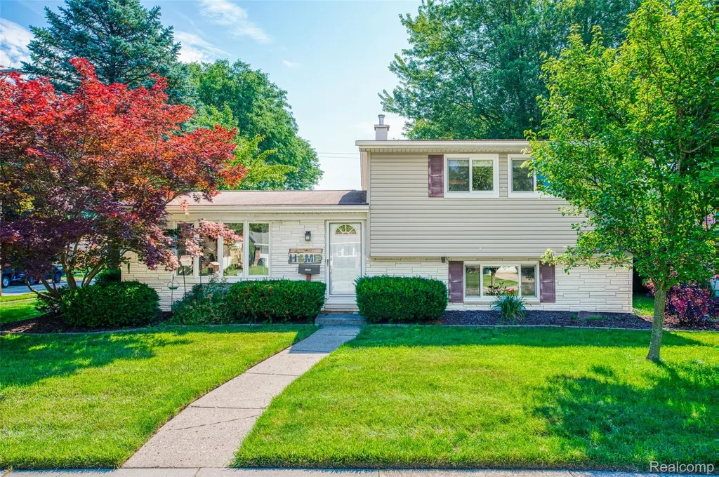 11860 Riverside Drive Plymouth Charter Township MI 48170