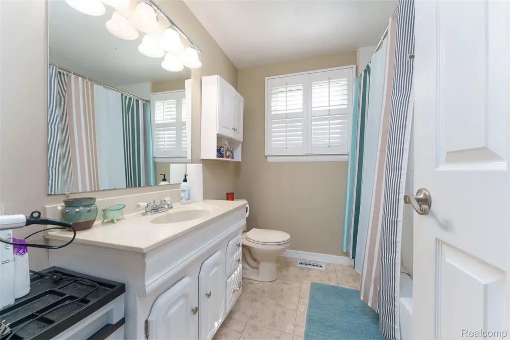 11860 Riverside Drive Plymouth Charter Township MI 48170