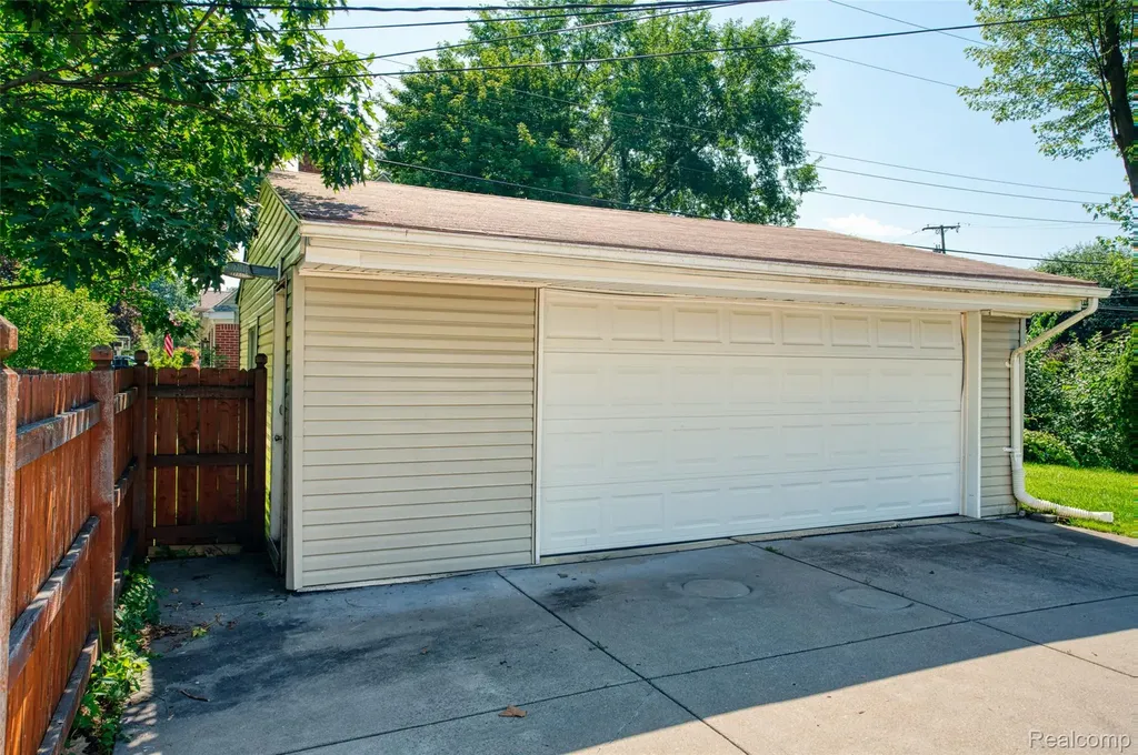 11860 Riverside Drive Plymouth Charter Township MI 48170
