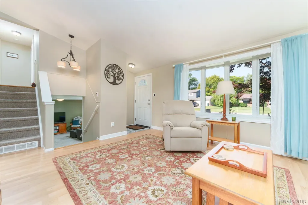 11860 Riverside Drive Plymouth Charter Township MI 48170