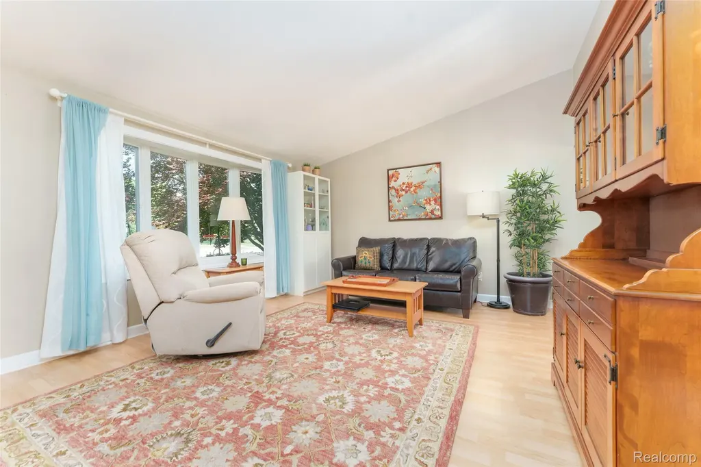 11860 Riverside Drive Plymouth Charter Township MI 48170