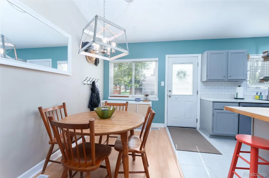 11860 Riverside Drive Plymouth Charter Township MI 48170
