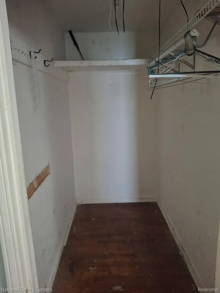 8310 Braile Detroit City MI 48228