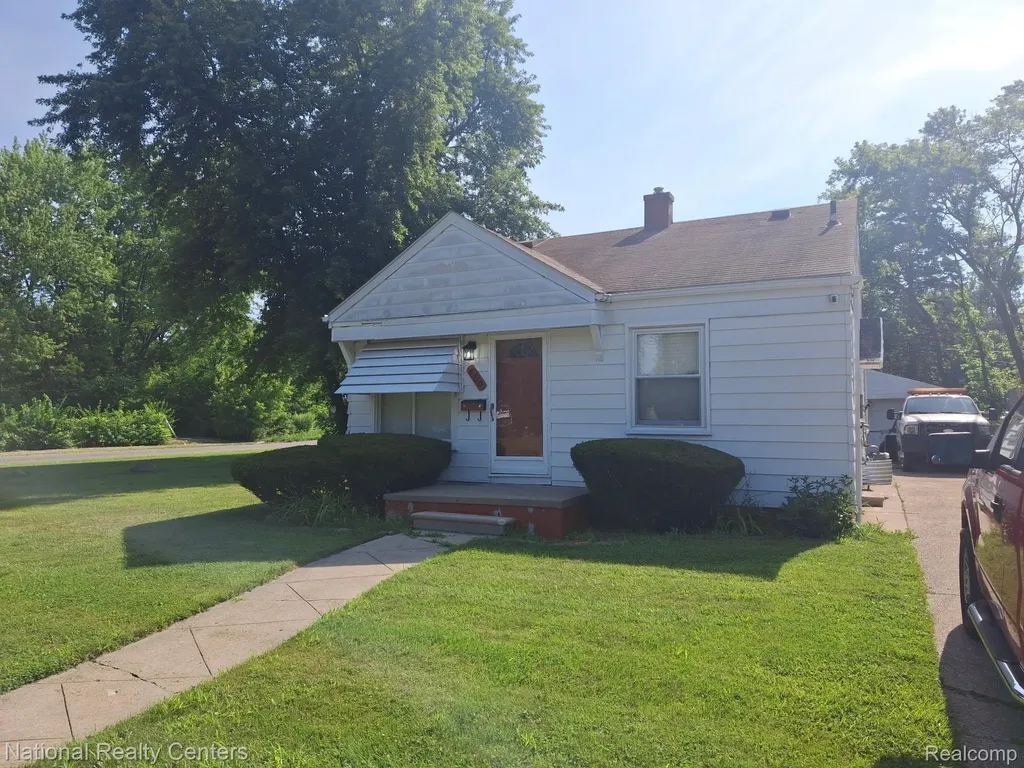 8310 Braile Detroit City MI 48228