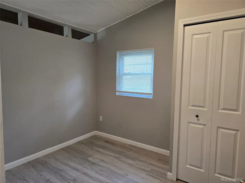 21411 Collingham Avenue Farmington Hills City MI 48336