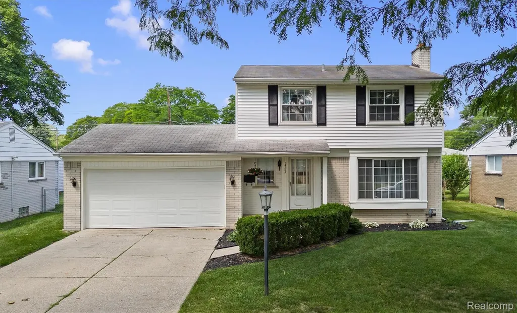 14225 Bainbridge Street Livonia City MI 48154