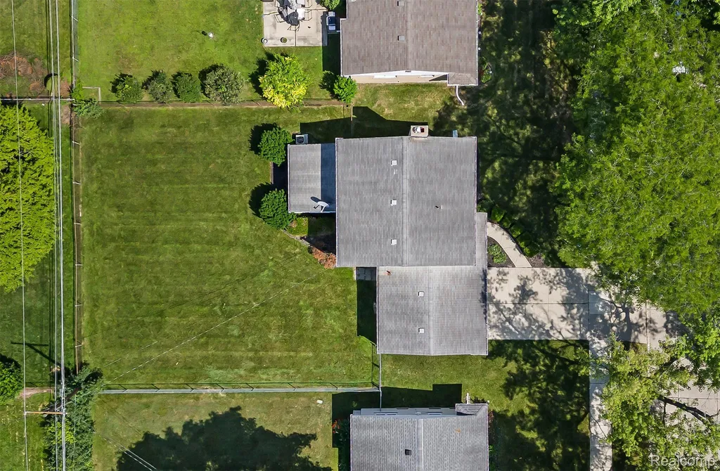 14225 Bainbridge Street Livonia City MI 48154