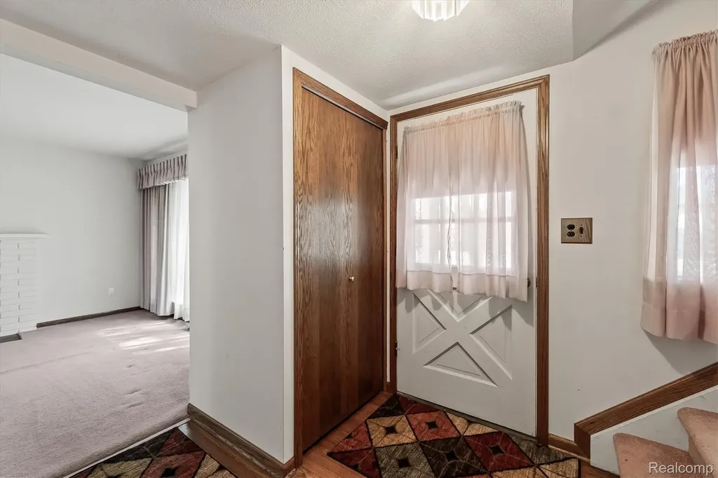 14225 Bainbridge Street Livonia City MI 48154