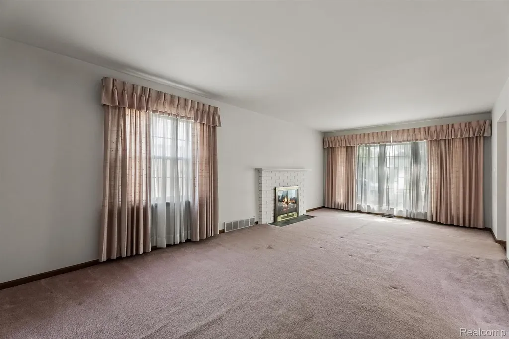 14225 Bainbridge Street Livonia City MI 48154