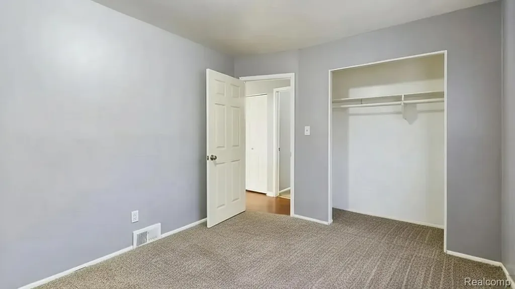 17840 Goddard Hamtramck City MI 48212