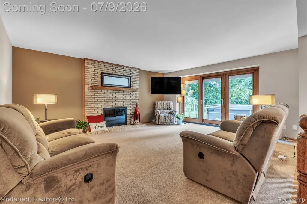 20155 Wayne Road Livonia City MI 48152
