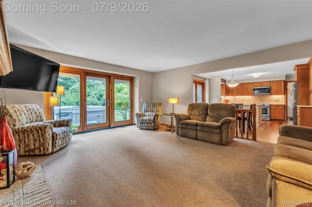 20155 Wayne Road Livonia City MI 48152