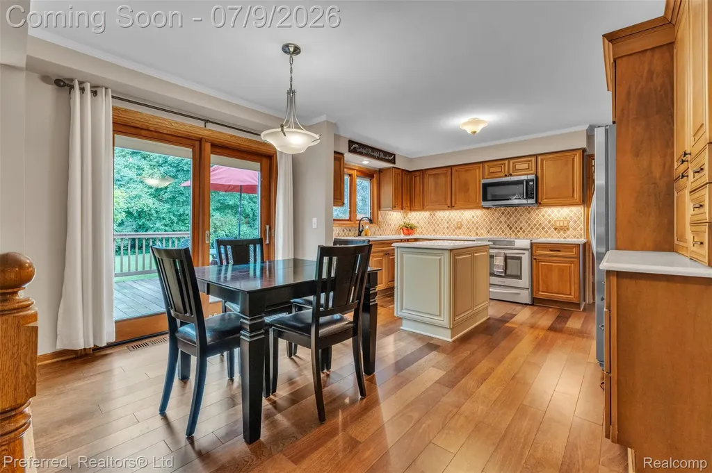 20155 Wayne Road Livonia City MI 48152