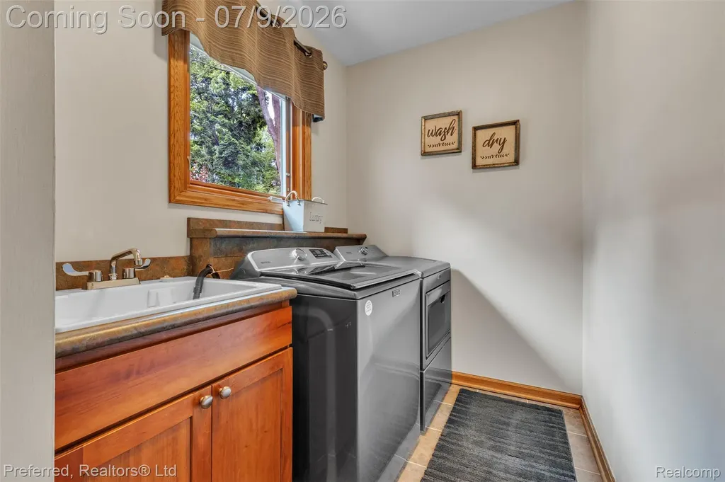 20155 Wayne Road Livonia City MI 48152