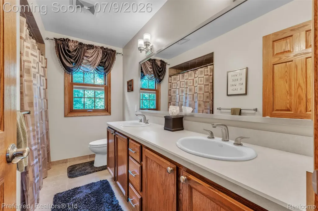 20155 Wayne Road Livonia City MI 48152
