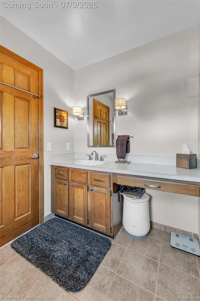 20155 Wayne Road Livonia City MI 48152