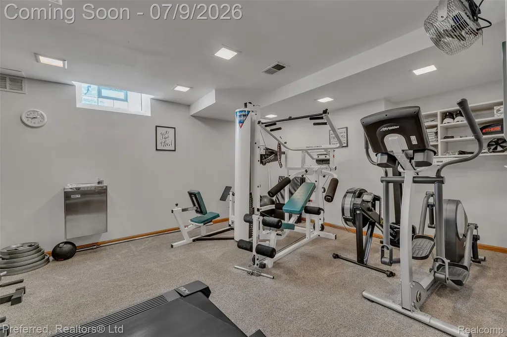 20155 Wayne Road Livonia City MI 48152