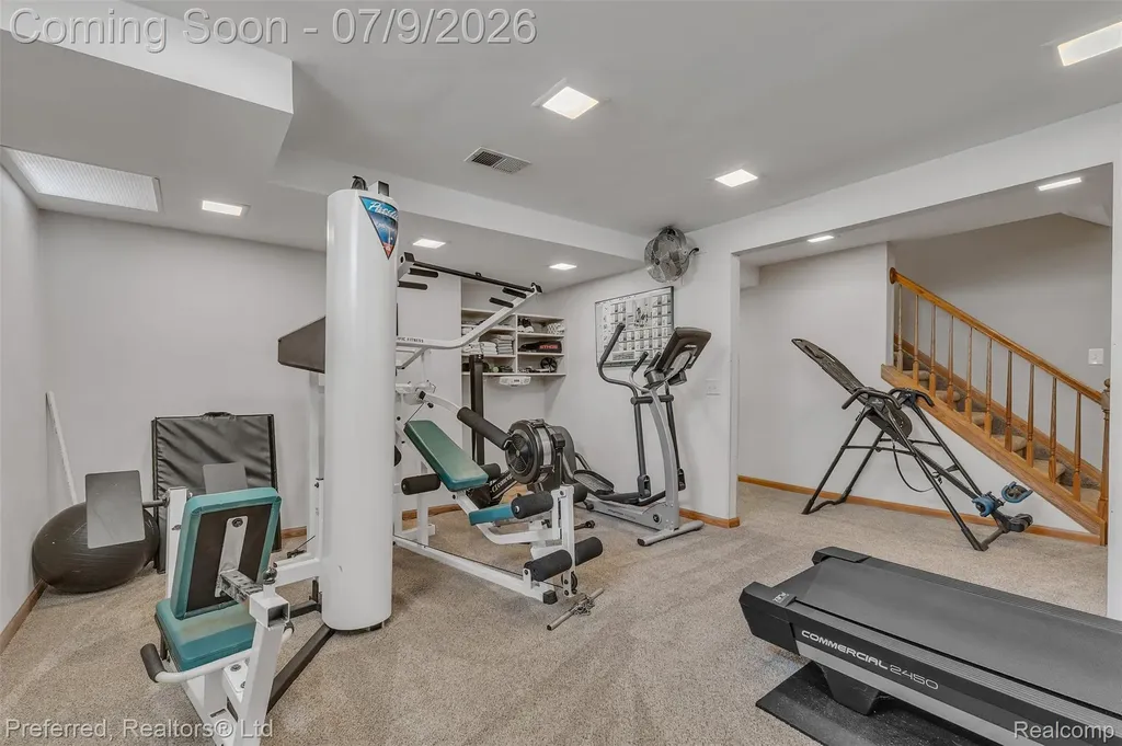 20155 Wayne Road Livonia City MI 48152