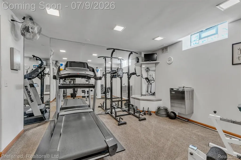 20155 Wayne Road Livonia City MI 48152