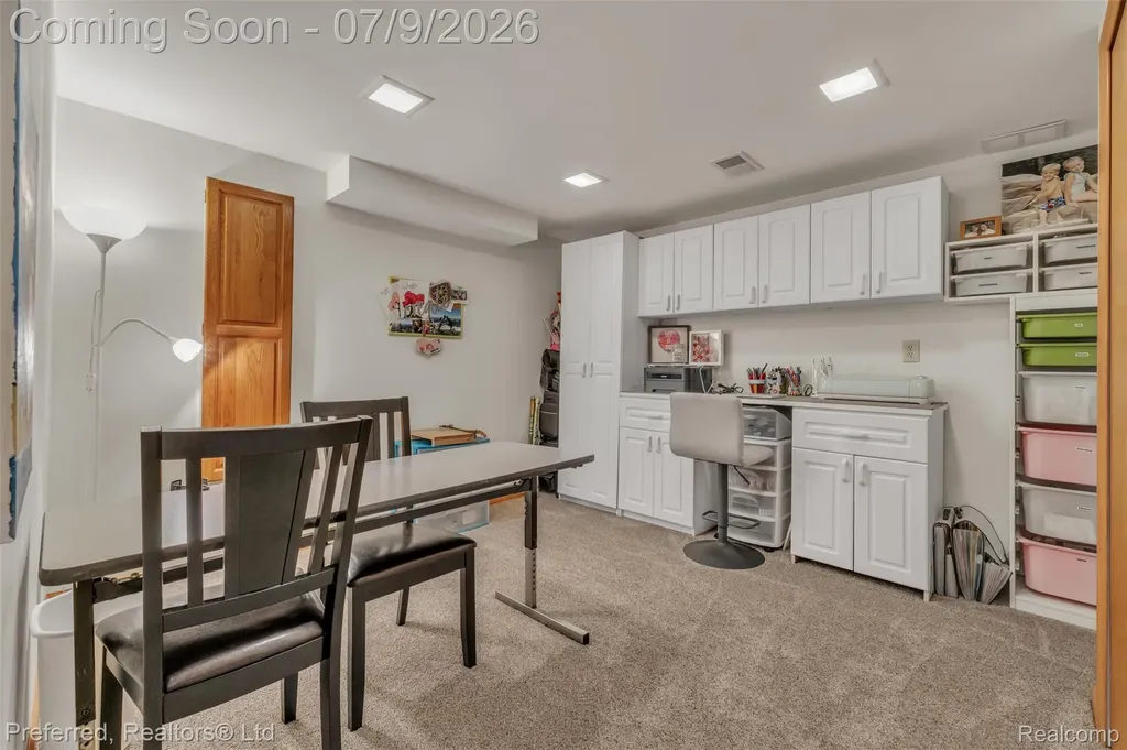 20155 Wayne Road Livonia City MI 48152