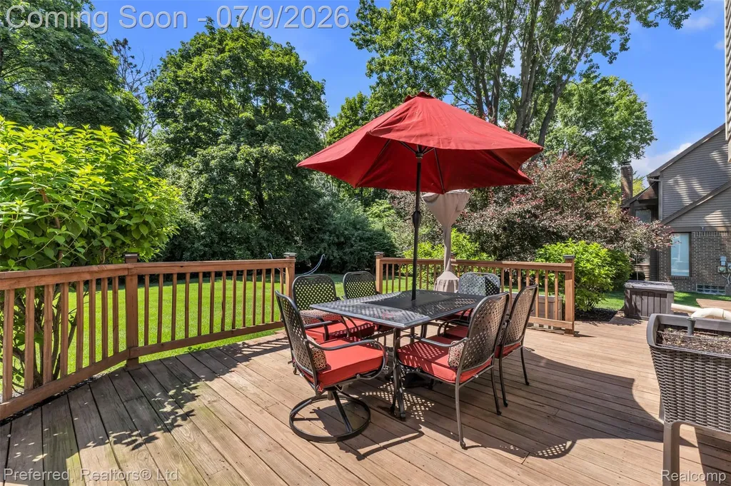 20155 Wayne Road Livonia City MI 48152