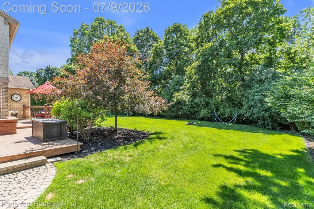 20155 Wayne Road Livonia City MI 48152