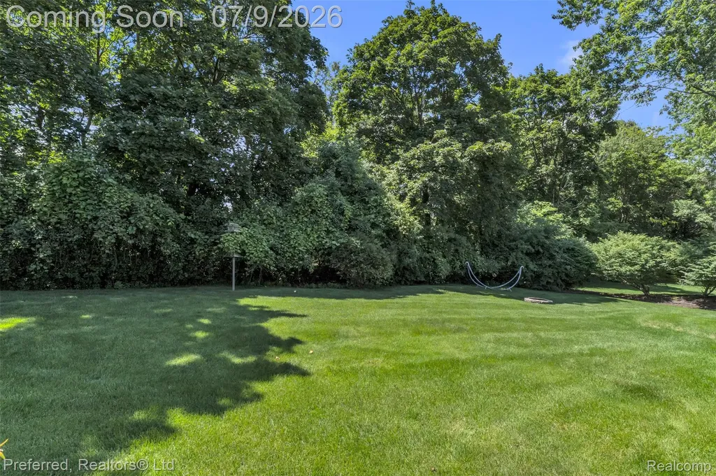 20155 Wayne Road Livonia City MI 48152