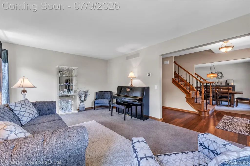 20155 Wayne Road Livonia City MI 48152