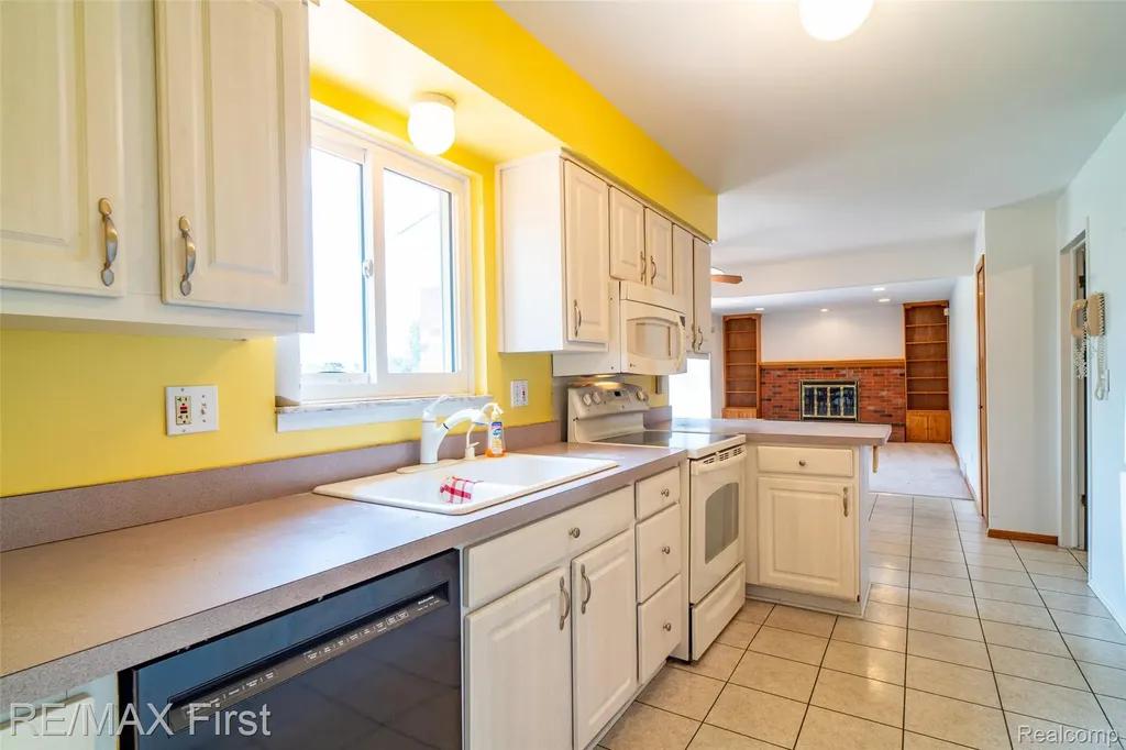 8506 Orchardview Drive Washington Township MI 48095