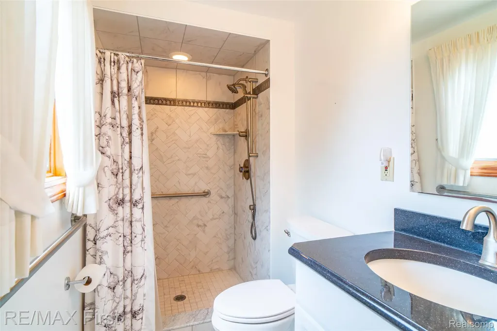 8506 Orchardview Drive Washington Township MI 48095