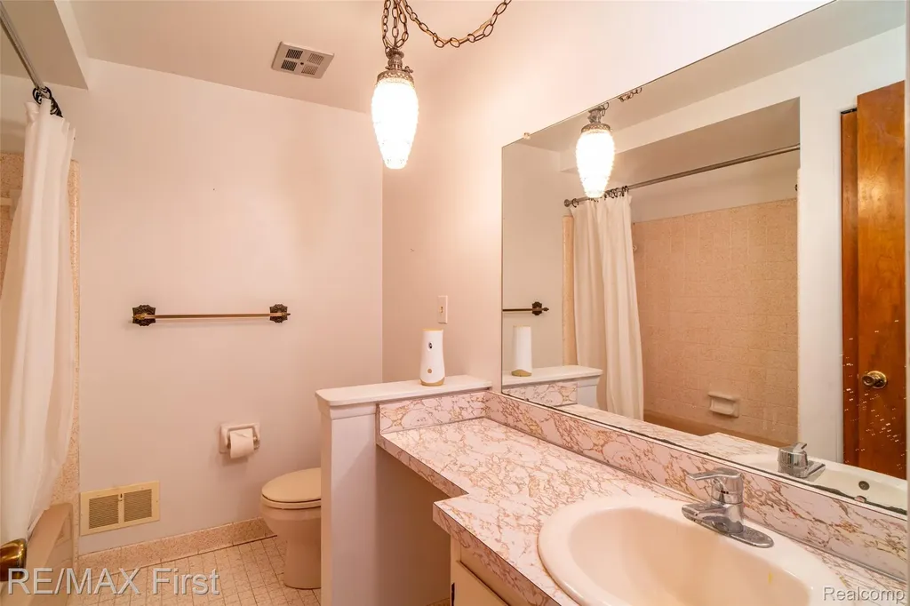 8506 Orchardview Drive Washington Township MI 48095