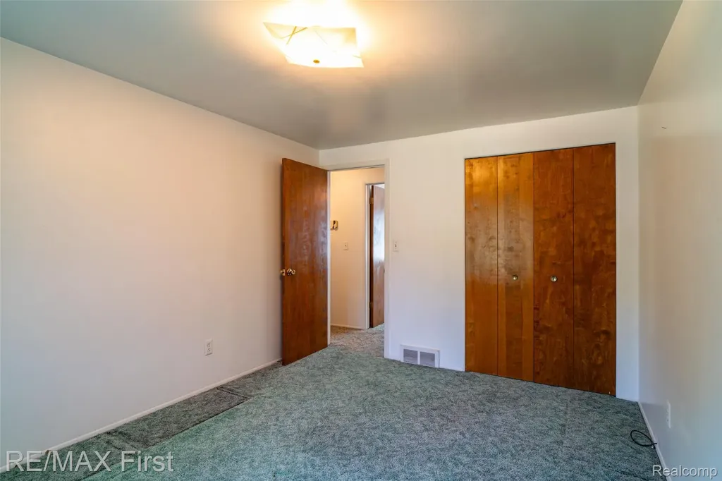 8506 Orchardview Drive Washington Township MI 48095
