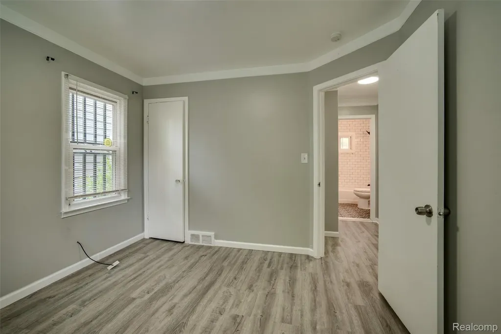 3149 Poplar Avenue Warren City MI 48091