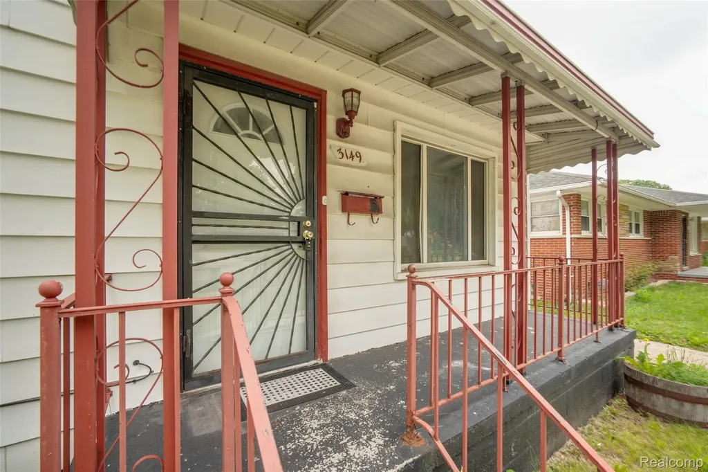 3149 Poplar Avenue Warren City MI 48091