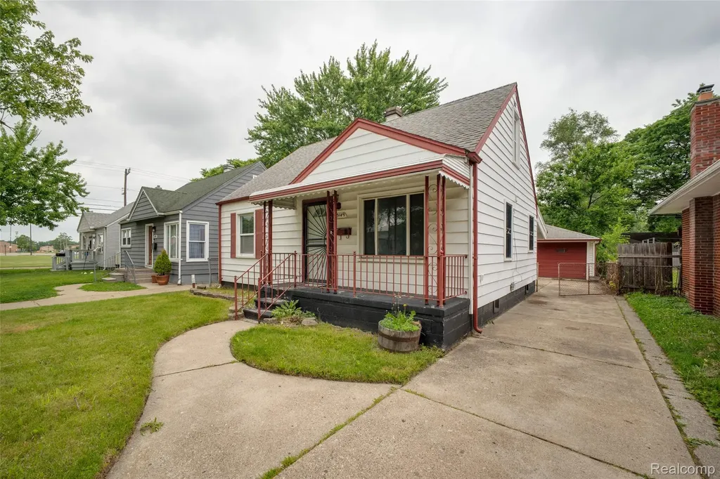 3149 Poplar Avenue Warren City MI 48091