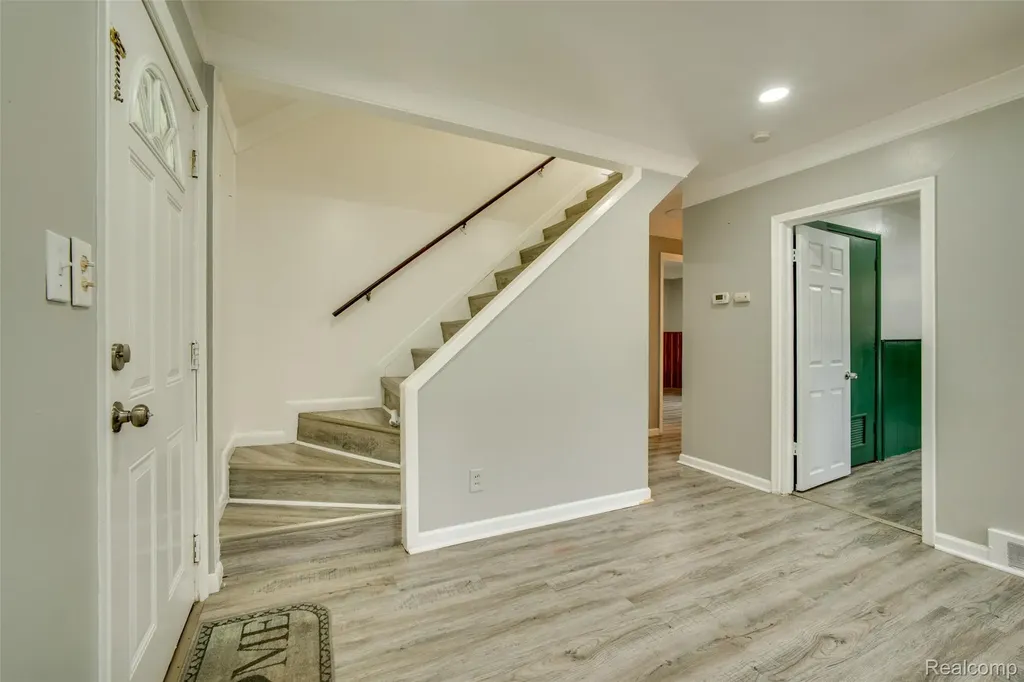 3149 Poplar Avenue Warren City MI 48091