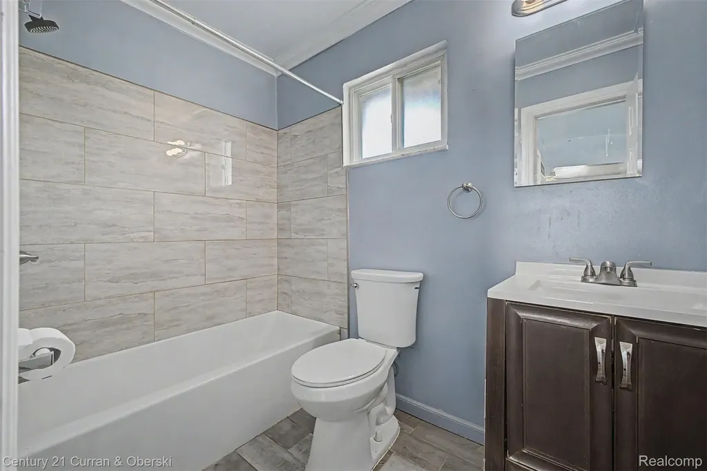 1504 Mclain Avenue Lincoln Park City MI 48146
