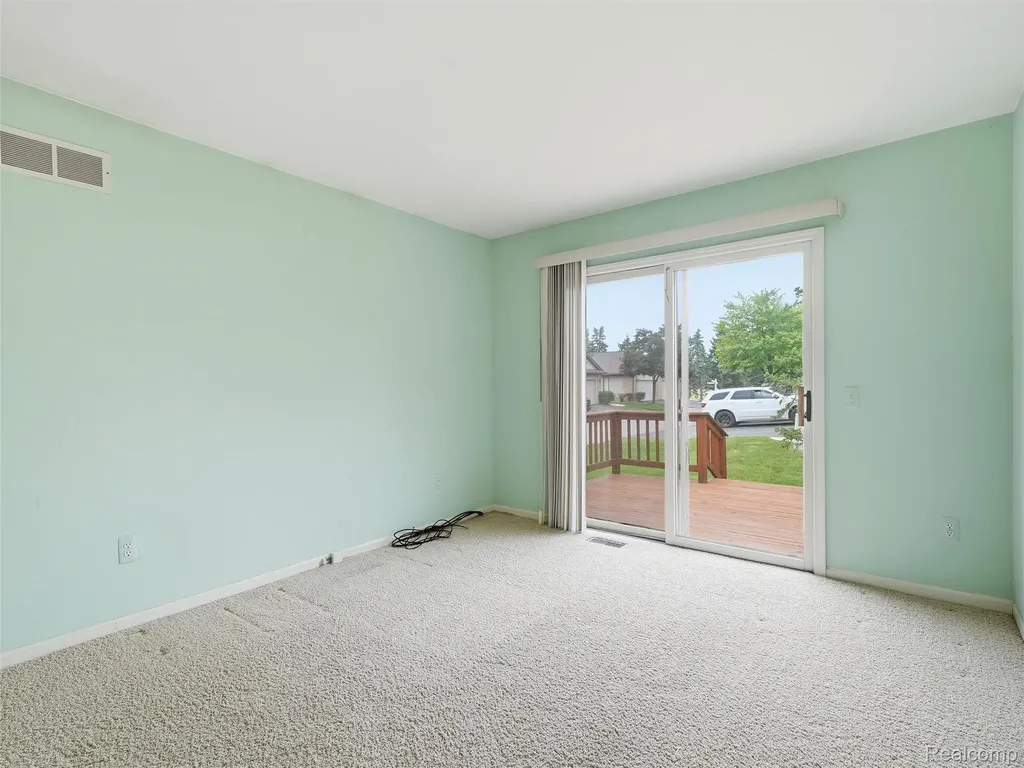 13331 Whittier Sterling Heights City MI 48312