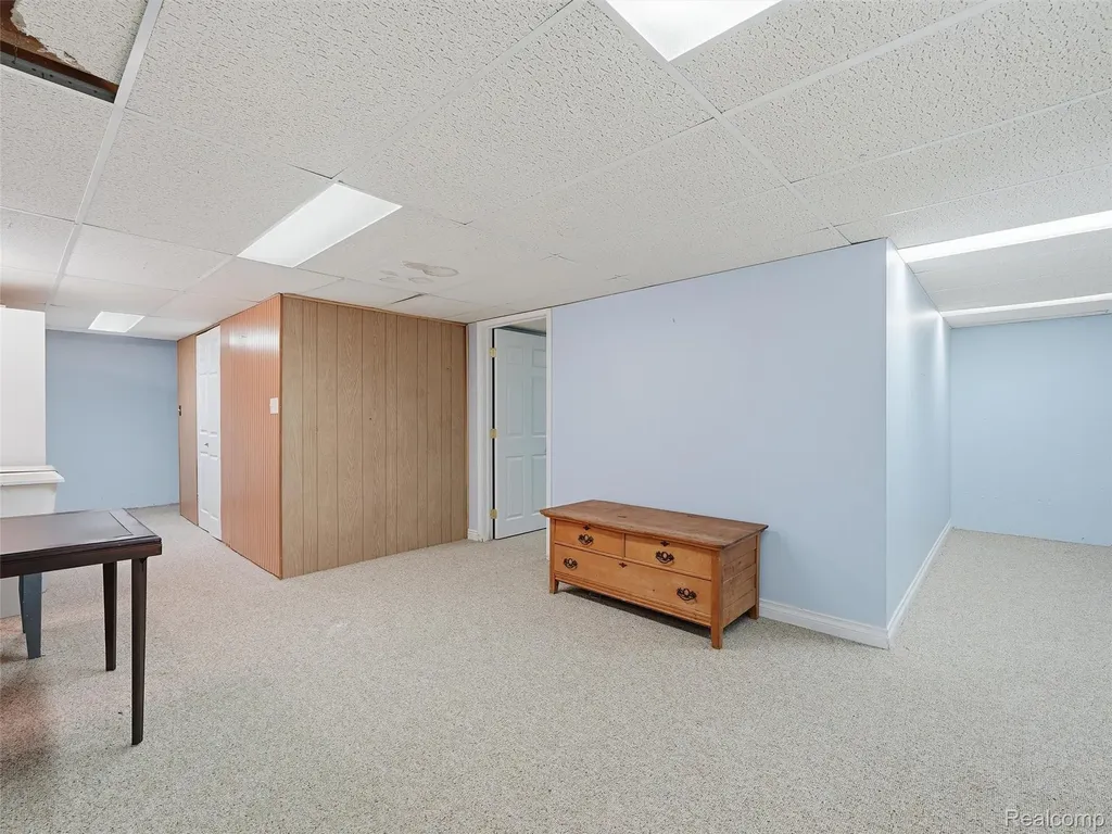 13331 Whittier Sterling Heights City MI 48312