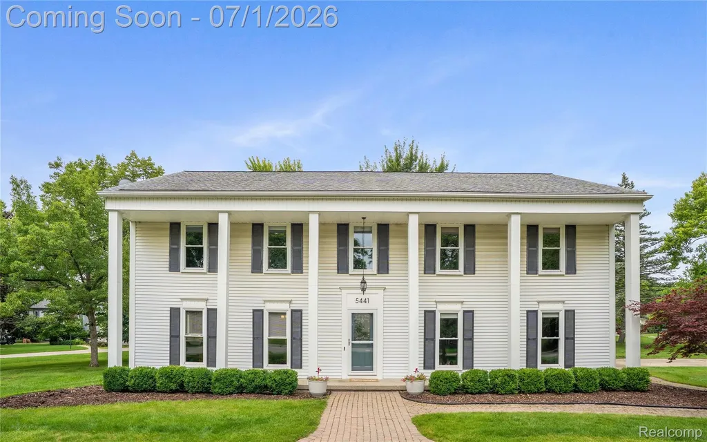5441 Langlewood Drive West Bloomfield Charter Township MI 48322