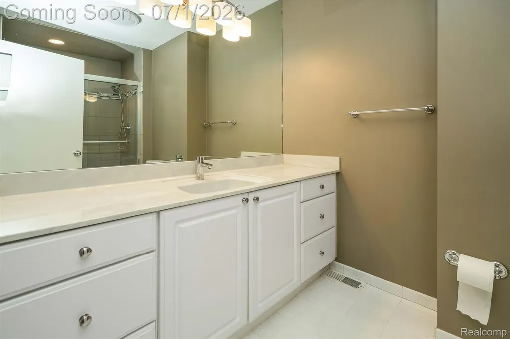 5441 Langlewood Drive West Bloomfield Charter Township MI 48322
