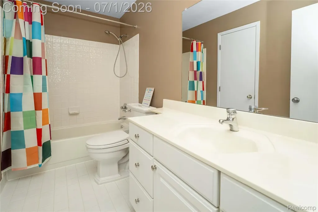 5441 Langlewood Drive West Bloomfield Charter Township MI 48322