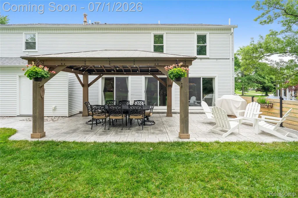 5441 Langlewood Drive West Bloomfield Charter Township MI 48322