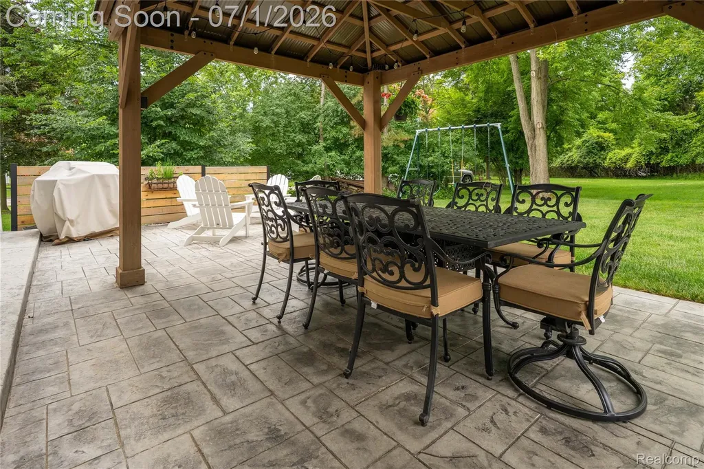 5441 Langlewood Drive West Bloomfield Charter Township MI 48322