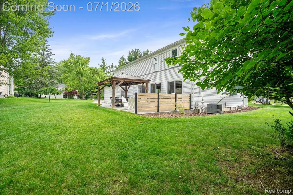 5441 Langlewood Drive West Bloomfield Charter Township MI 48322